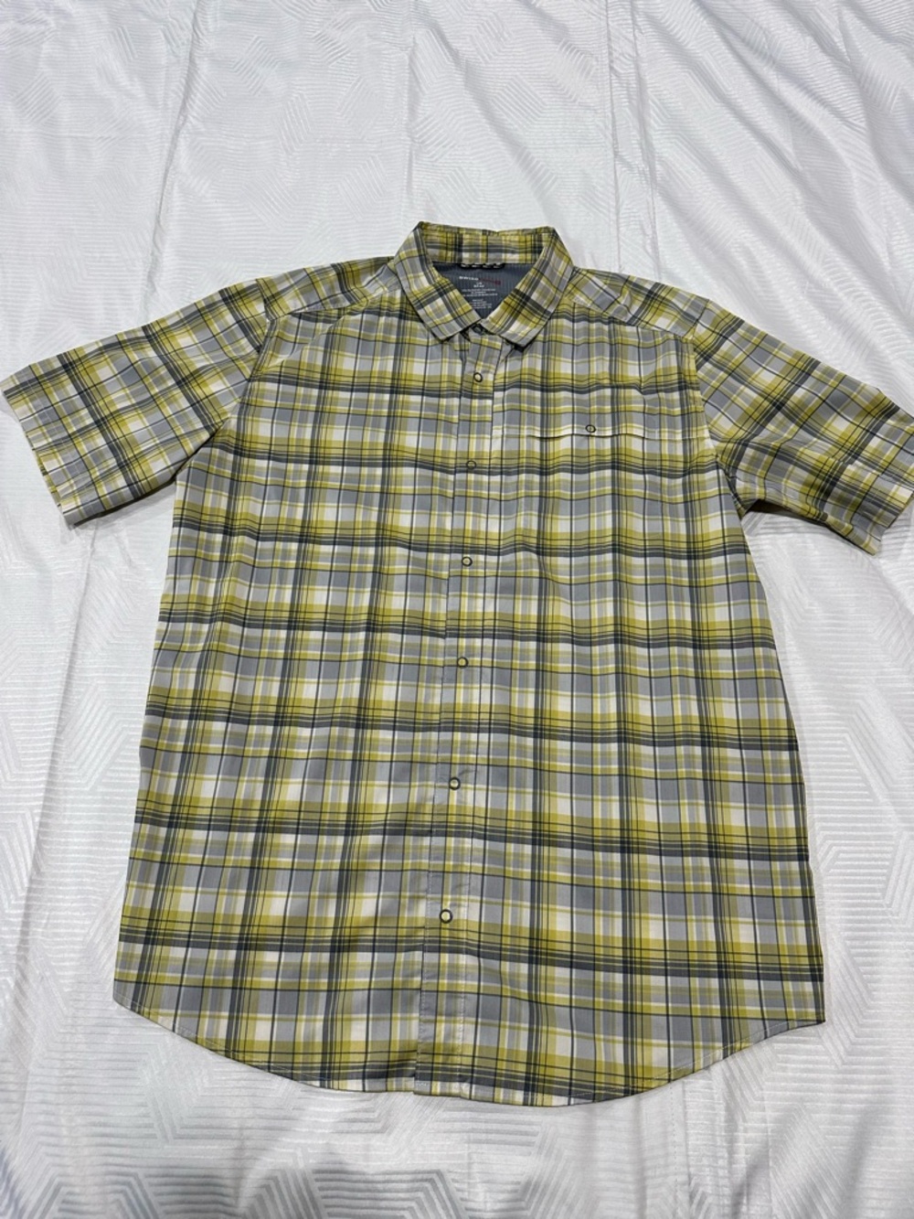Swiss Tech Performance Shirt Men’s Yellow Plaid 4-Way Stretch UPF 40 Size L